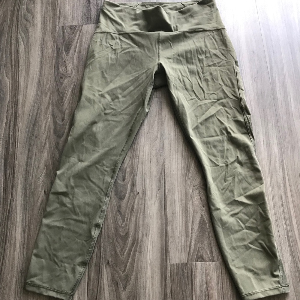 Lululemon leggings with mesh calf paneling